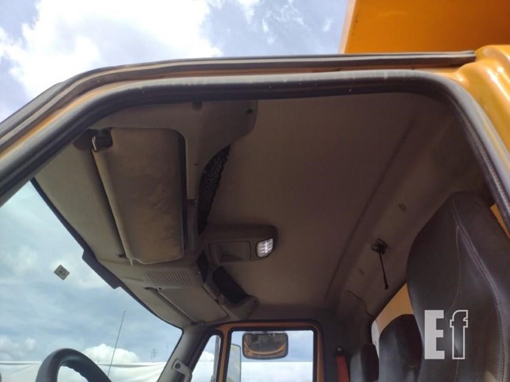 2018-international-durastar-4300-image-16
