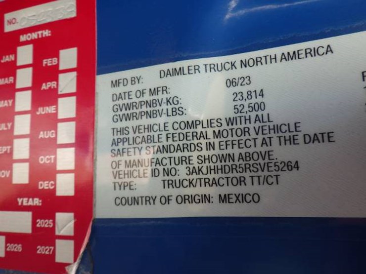 2024-freightliner-cascadia-126-image-16