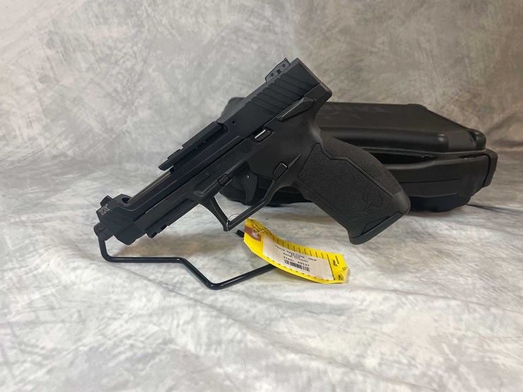 #4801-•-taurus-tx22-competition-22-lr-pistol,-sn:-1pt435457-image-1