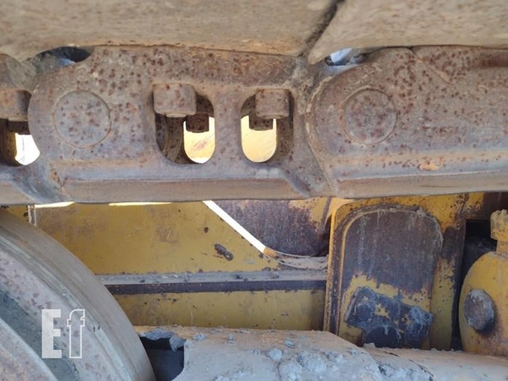 2012-deere-700j-lt-image-26
