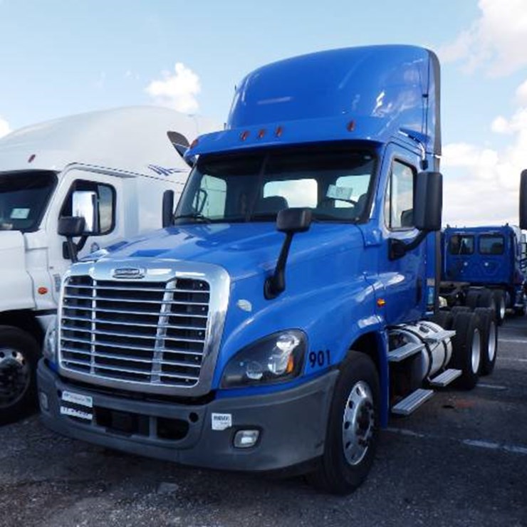 2017 FREIGHTLINER CASCADIA 125