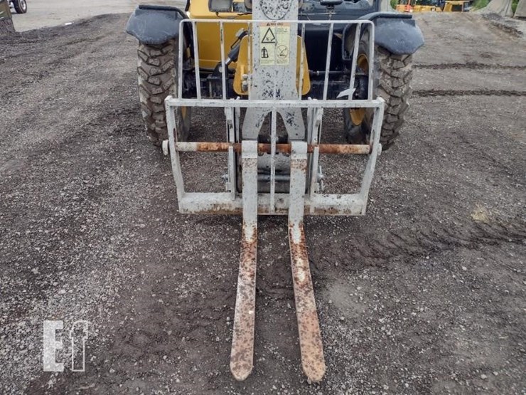 2013-caterpillar-tl642c-image-14