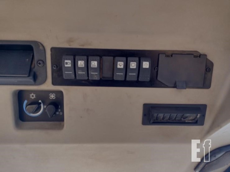 2000-caterpillar-416c-image-11