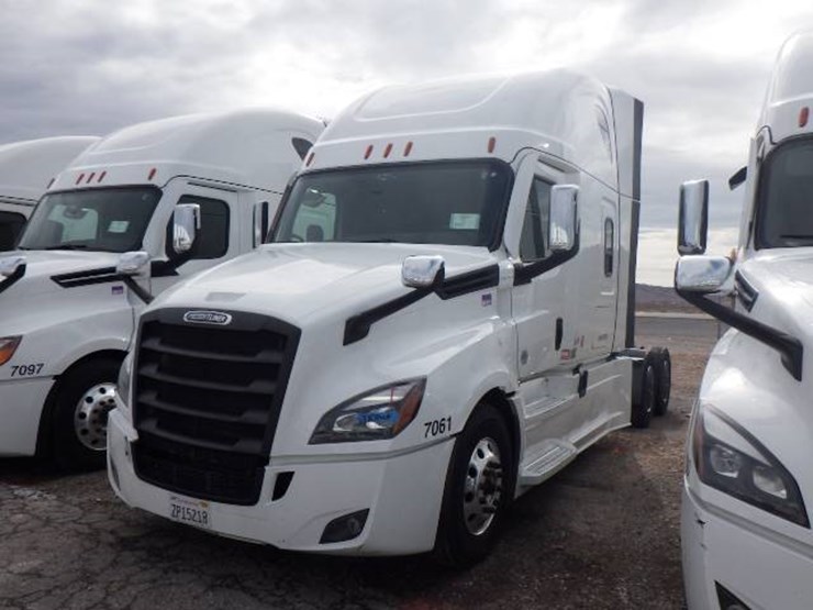 2024-freightliner-cascadia-126-image-1