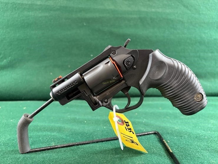 taurus-protector-poly-38-spl-revolver-image-8
