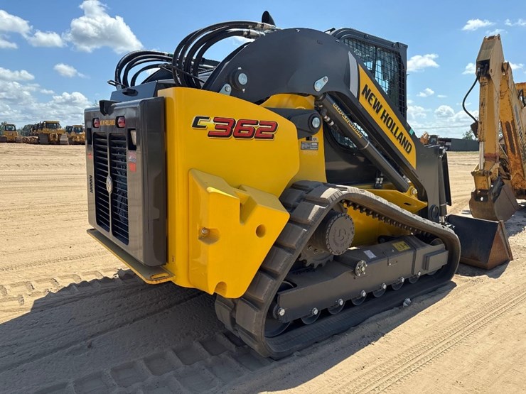new-holland-c362-image-6