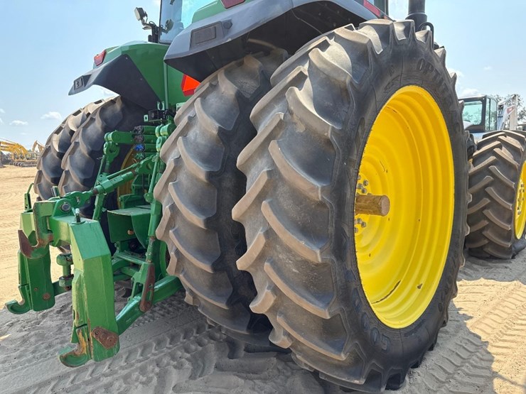 john-deere-8r-310-image-12