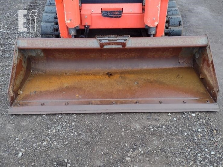 2012-kubota-svl90-image-16