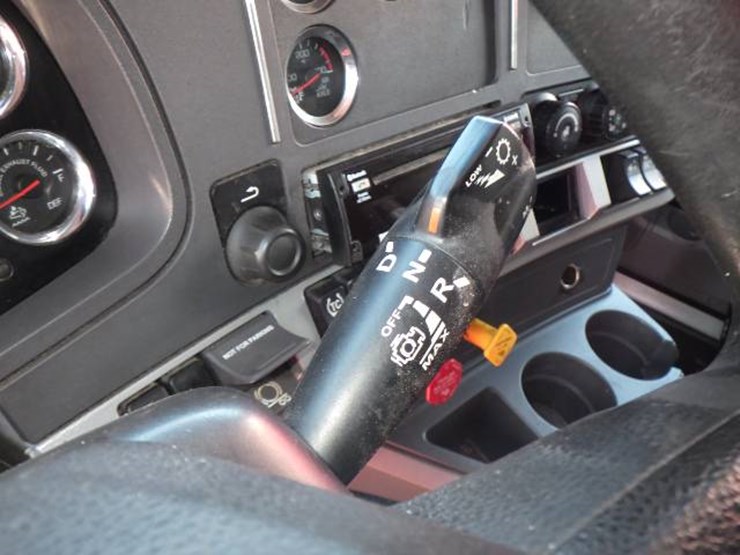 2020-kenworth-t680-image-10