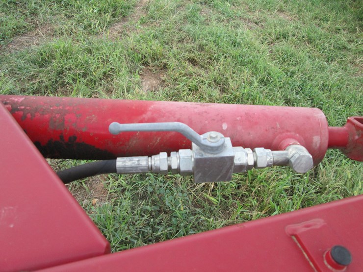 2015-new-holland-1022-image-6