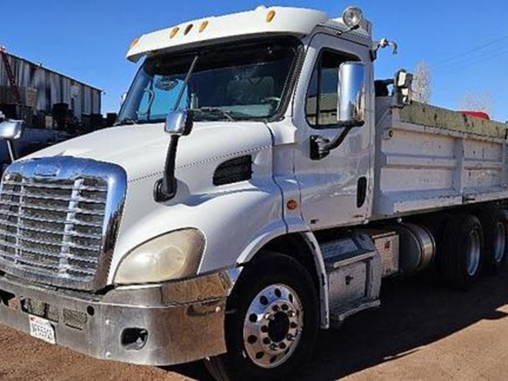 2011-freightliner-dump-truck-image-6