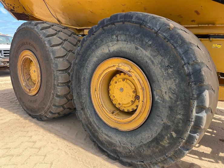 2019-caterpillar-740-gc-image-28