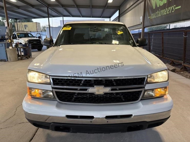 2007-chevrolet-silverado-1500-image-3