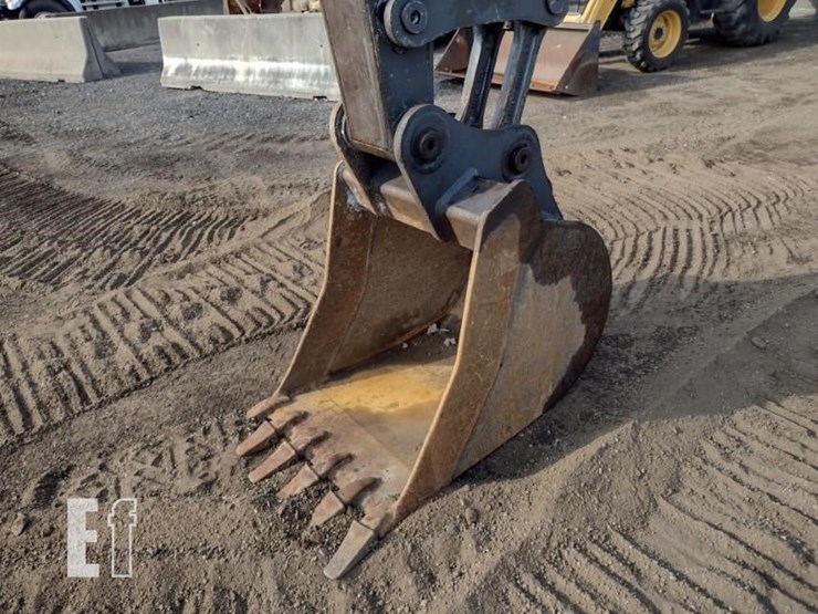 john-deere-210-image-18