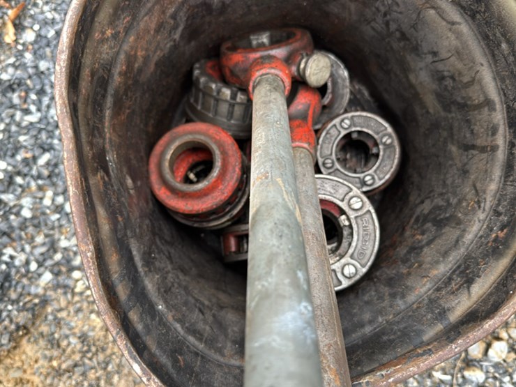 #154-•-pipe-threader-image-6