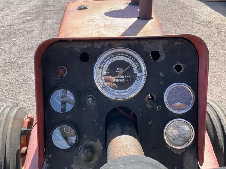 allis-chalmers-190-tractor-image-21