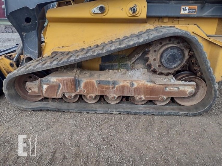 2020-deere-331g-image-19