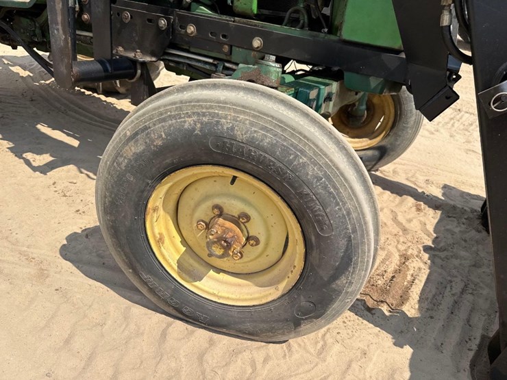 john-deere-2350-image-11