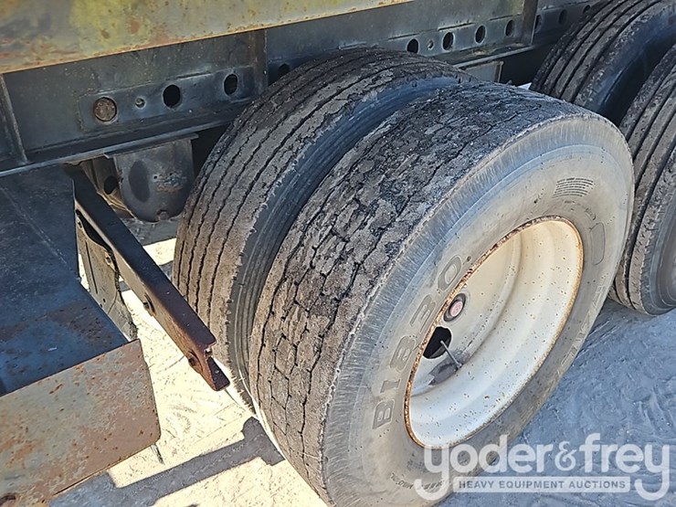 2004-clark-45'-tandem-axle-flatbed-trailer,-gvwr-66,500-lbs-image-14