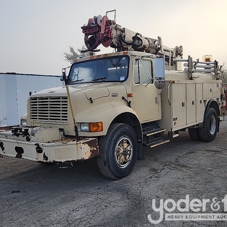 INTERNATIONAL 4900