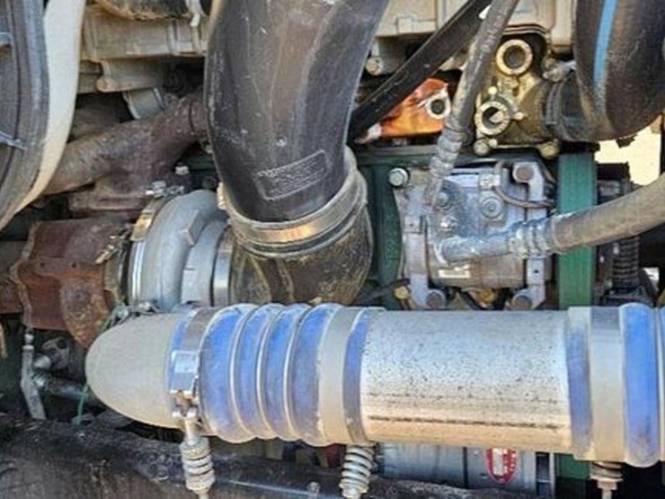 2011-freightliner-dump-truck-image-22