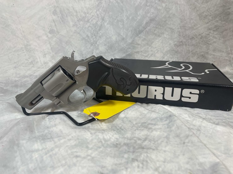 #4820-•-taurus-model-85-38-spl-revolver,-sn:-is36555-image-1