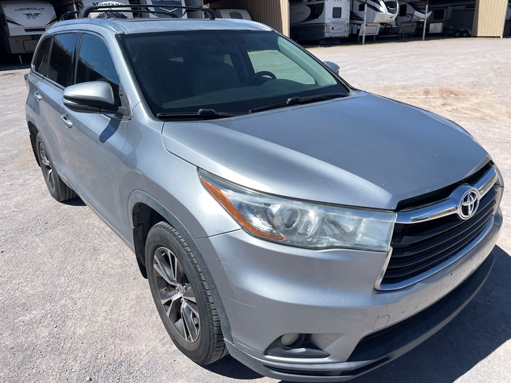 2016-toyota-highlander-image-7