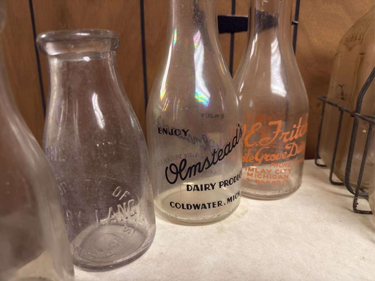(16)-milk-bottles-and-carrier-image-3