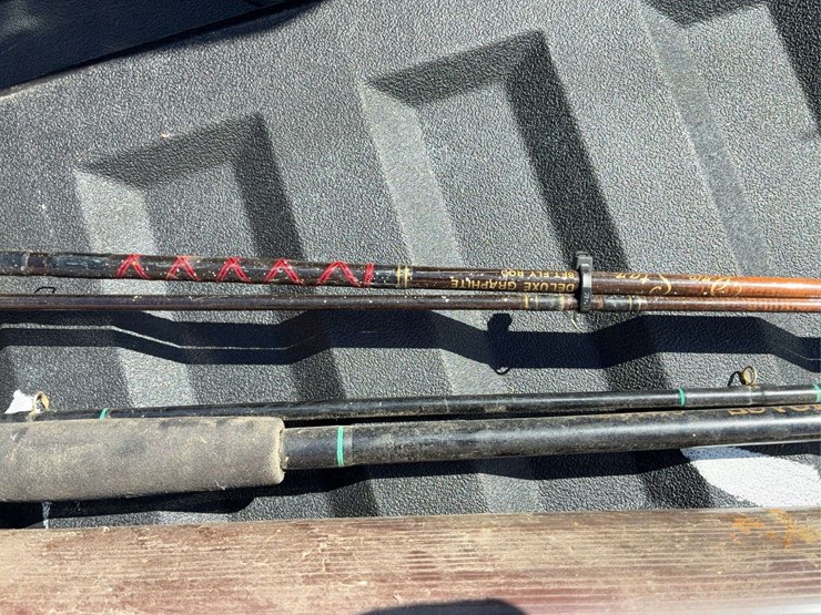 assorted-vintage-fly-rods-and-reels-image-8