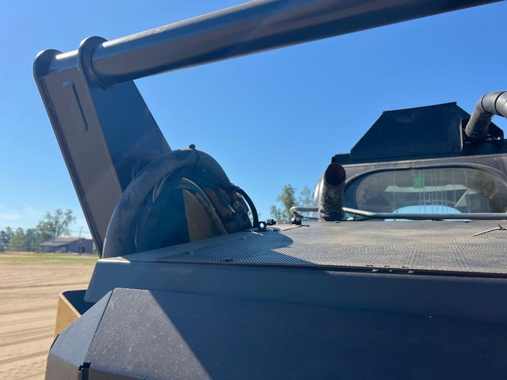 2019-caterpillar-299d2-xhp-image-21