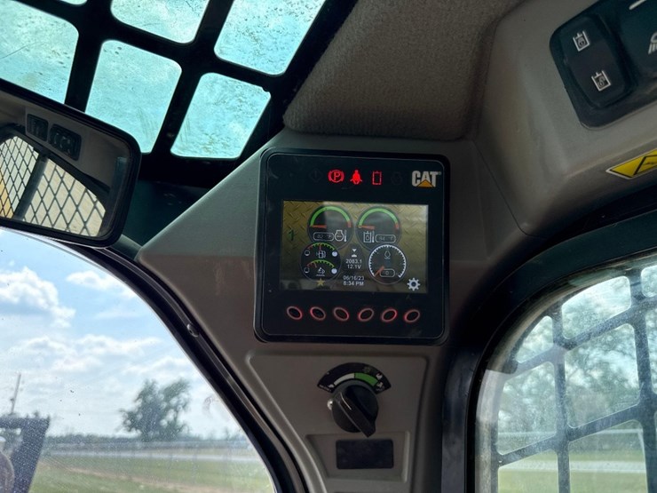2020-caterpillar-299d3-xe-image-30