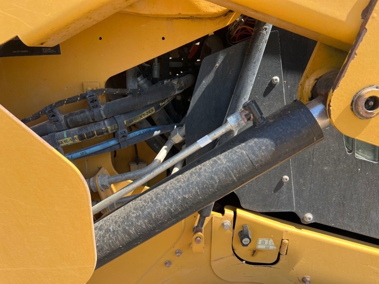 2019-caterpillar-289d3-image-16
