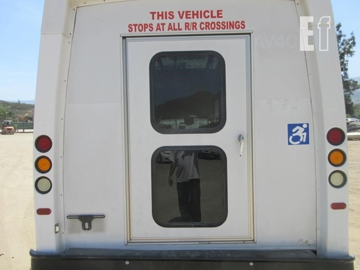 2011-ford-e450-image-19