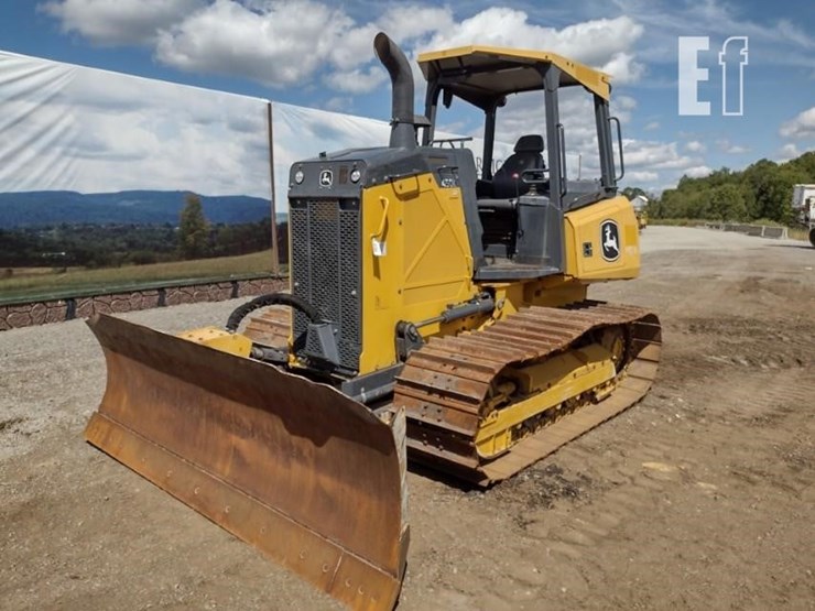 2022-deere-450k-image-42
