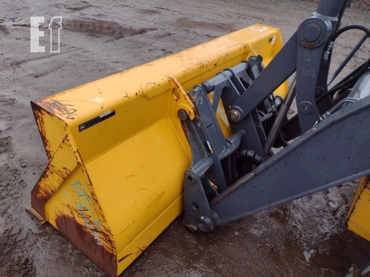 2020-deere-410l-image-22