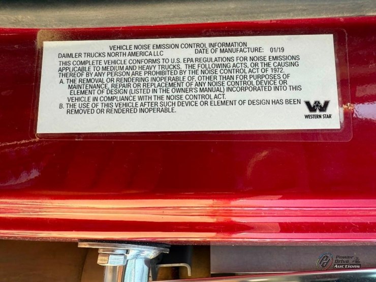 2020-western-star-4900sb-image-33