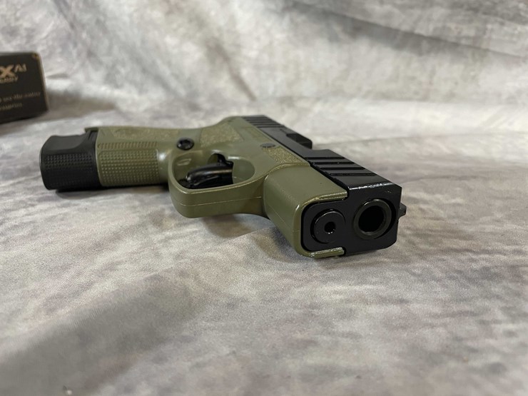 #4785-•-beretta-apx-a1-compact-9mm-luger-pistol,-sn:-axc150906-image-4