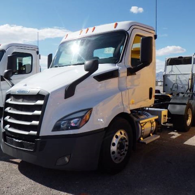 2019 FREIGHTLINER CASCADIA 116