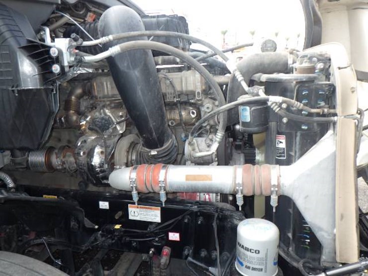 2024-freightliner-cascadia-126-image-15