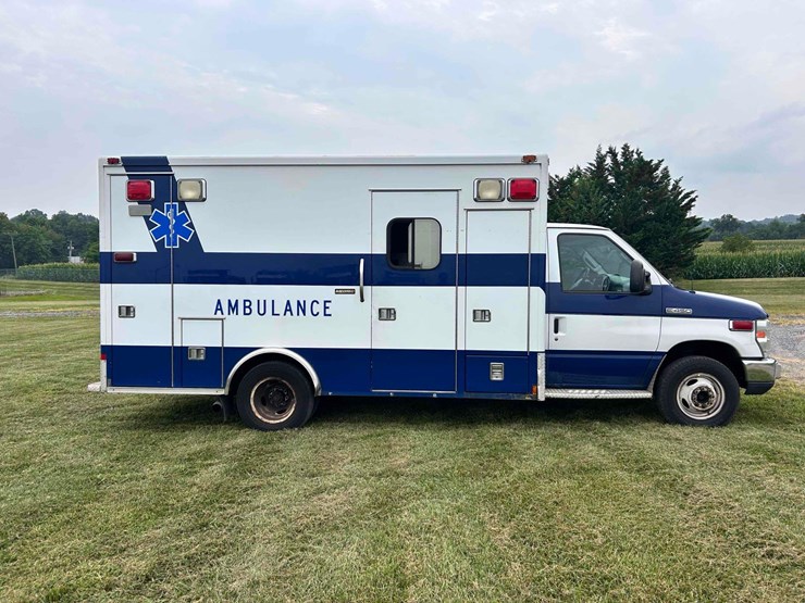 2008-ford-ambulance-image-4