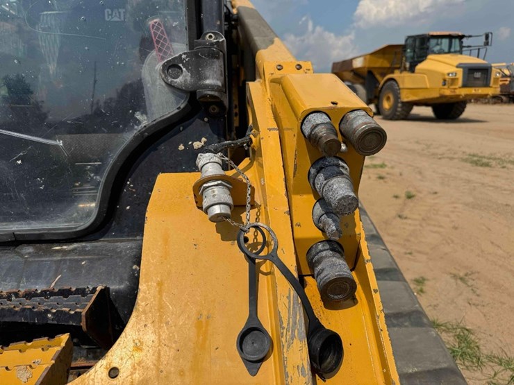 2018-caterpillar-299d2-xhp-image-22