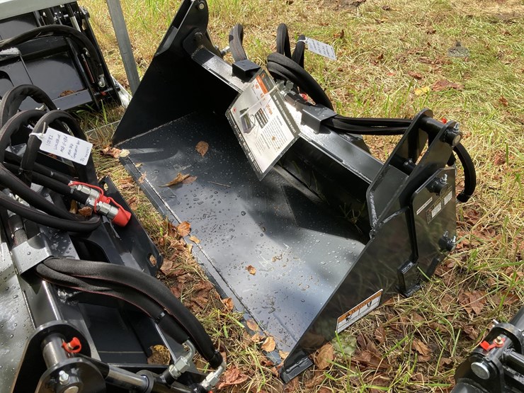 wolverine-mcb-11-48w-mini-skid-combination-bucket-image-1
