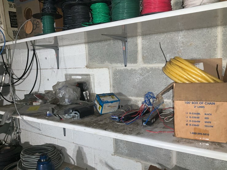 #162-•-shelves-and-contents-image-9