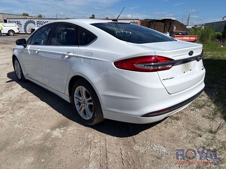 2018-ford-fusion-hybrid-sedan-image-4