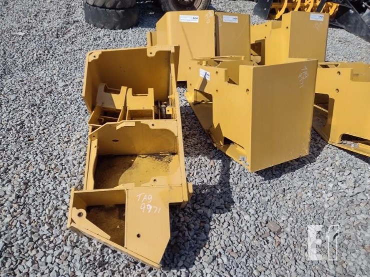 john-deere-wheel-loader-fenders-image-1
