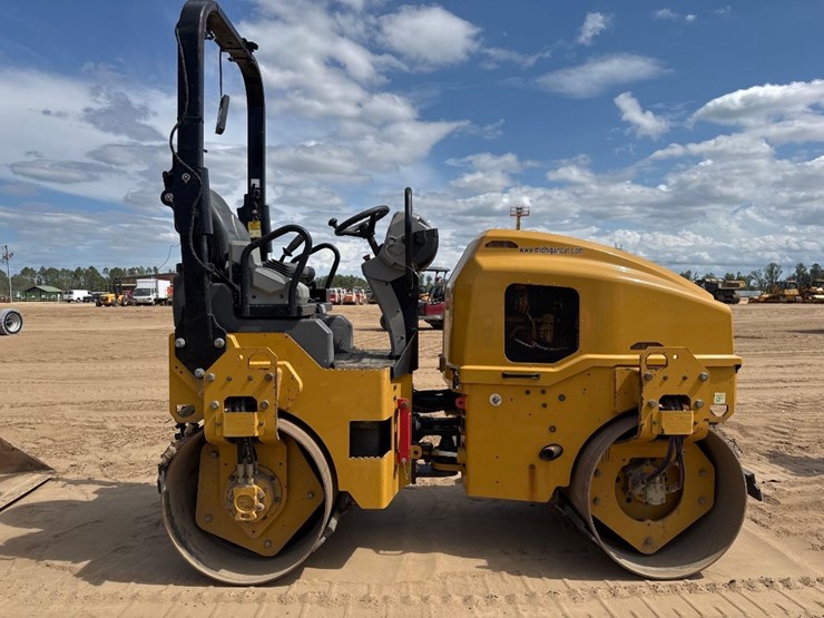 2021-caterpillar-cb2.7-image-5