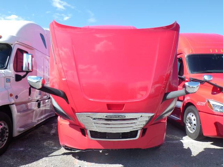 2020-freightliner-cascadia-126-image-16