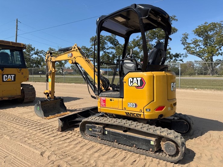 2022-caterpillar-303-image-8