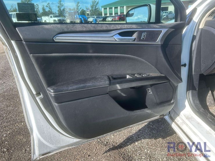 2018-ford-fusion-hybird-image-5