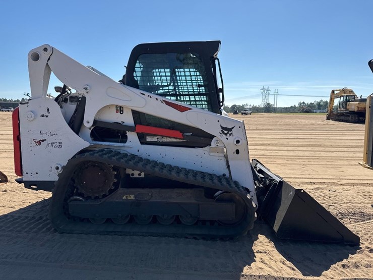 2022-bobcat-t770-image-5